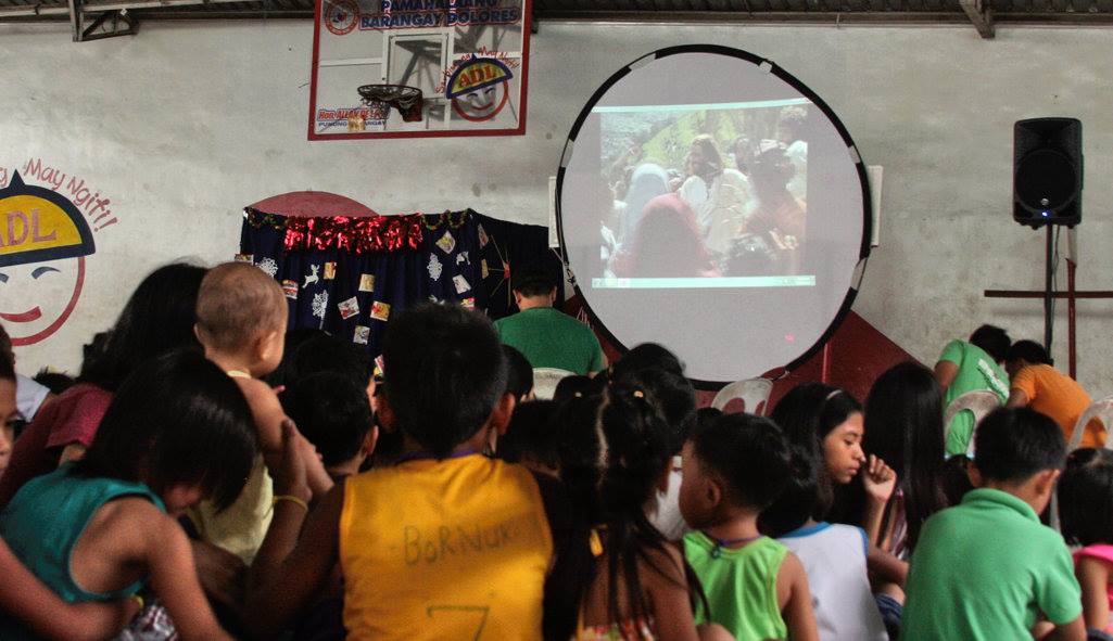 The children's version of the JESUS Film was shown in the Tagalog  Language.